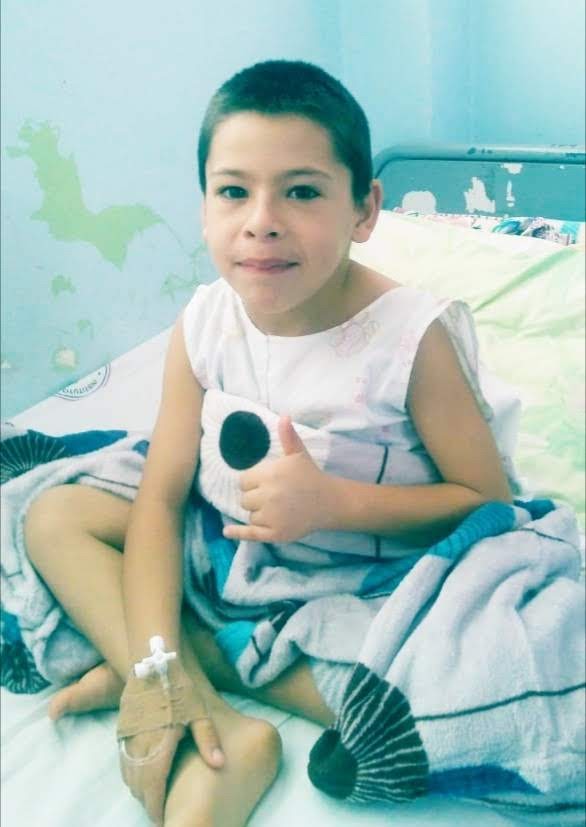 Diosnel es un niño de 12 años que fue sometido a un transplante renal el domingo pasado en el Instituto de Previsión Social (IPS) su familia realizará una actividad solidaria