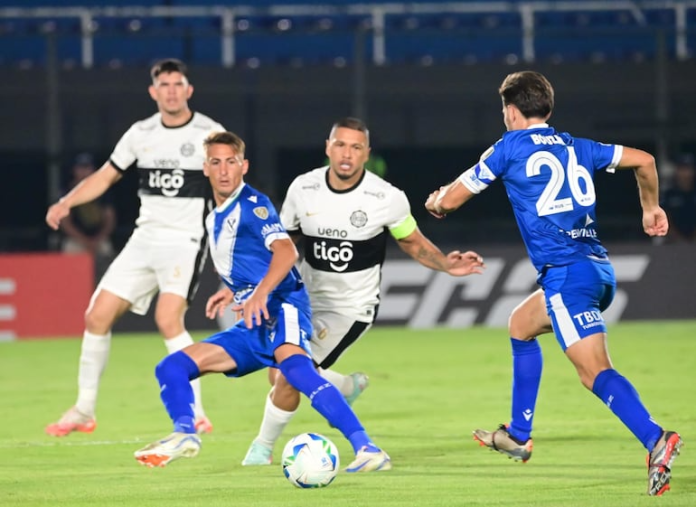Olimpia se juega la vida ante Vélez en Buenos Aires: ganar o despedirse de la Libertadores