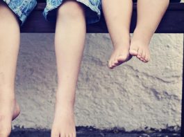 Una joven de 18 años huyó de la casa de sus padres, rescatando a su hijo, hermanos y primos menores.Foto: Ilustración.