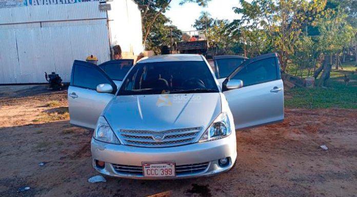 Según el informe policial, el automóvil tenía problemas en el tambor de encendido, por lo que fue dejado con la llave puesta, lo que facilitó el hurto. Foto: Redacción Suceso.