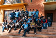 CERRITO IMPULSA EL FUTURO LABORAL DE SUS JÓVENES CON FORMACIÓN EN GASTRONOMÍA SOCIAL Con entusiasmo, compromiso y herramientas concretas, los estudiantes de Cerrito están cocinando su propio futuro. Foto: Fundación Paraguaya.