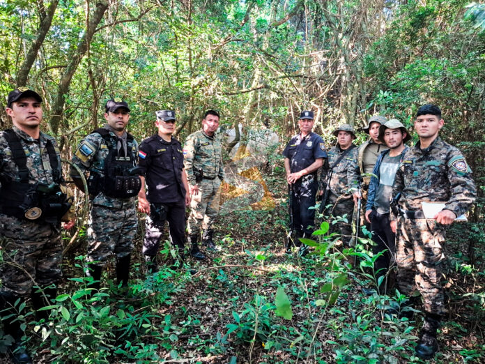 Tras recibir la denuncia, agentes policiales de la Subcomisaría 01ª de Potrero Guazú, con apoyo del Departamento Antiabigeato, la Agrupación Montada y comisarías aledañas, iniciaron un operativo de búsqueda. Foto: Redacción Suceso. Tras recibir la denuncia, agentes policiales de la Subcomisaría 01ª de Potrero Guazú, con apoyo del Departamento Antiabigeato, la Agrupación Montada y comisarías aledañas, iniciaron un operativo de búsqueda. Foto: Redacción Suceso.