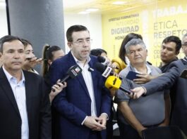 La reunión se realizó esta siesta.