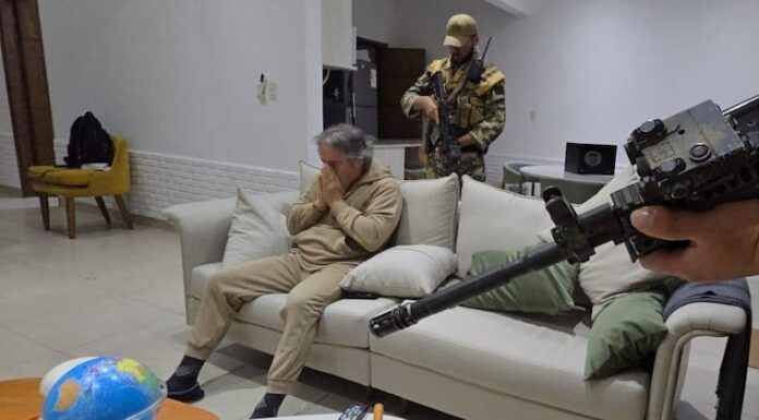 El jefe narco quedó vivía lujosamente en una mansión de Surubi'i.