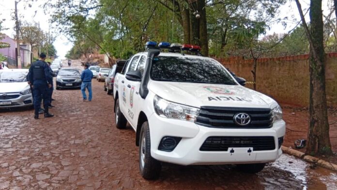 La Policía Nacional se constituyó este lunes en el lugar del hallazgo del cadáver en Pedro Juan Caballero. La Policía Nacional se constituyó este lunes en el lugar del hallazgo del cadáver en Pedro Juan Caballero.