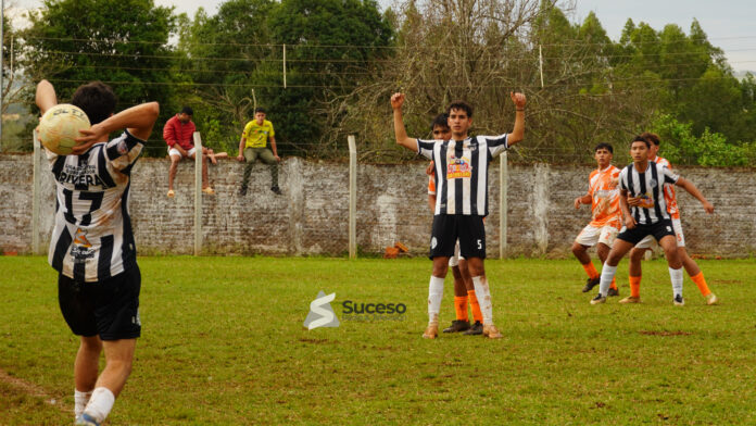 Gobernador Rivera y Abaiense repartieron puntos en un partidazo Sub 17 - Foto: Redacción Suceso Gobernador Rivera y Abaiense repartieron puntos en un partidazo Sub 17 - Foto: Redacción Suceso