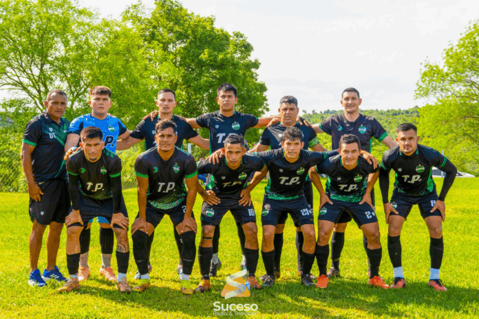 Plantel del club Tavaporã, a un paso de la gloria en la Liga Tavaiense - Foto: Suceso Multimedios Plantel del club Tavaporã, a un paso de la gloria en la Liga Tavaiense - Foto: Suceso Multimedios