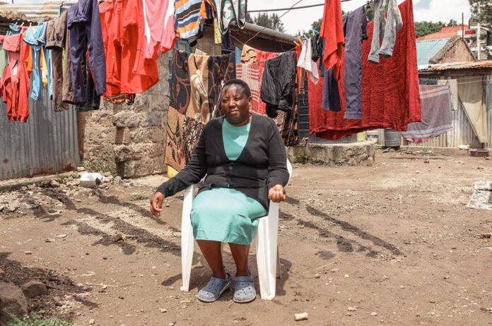 Una publicación reciente en Unbound muestra cómo una madre en Nairobi, Kenia, mejora la vida de su familia usando el Semáforo de Eliminación de Pobreza, herramienta creada por la Fundación Paraguaya. Una publicación reciente en Unbound muestra cómo una madre en Nairobi, Kenia, mejora la vida de su familia usando el Semáforo de Eliminación de Pobreza, herramienta creada por la Fundación Paraguaya.