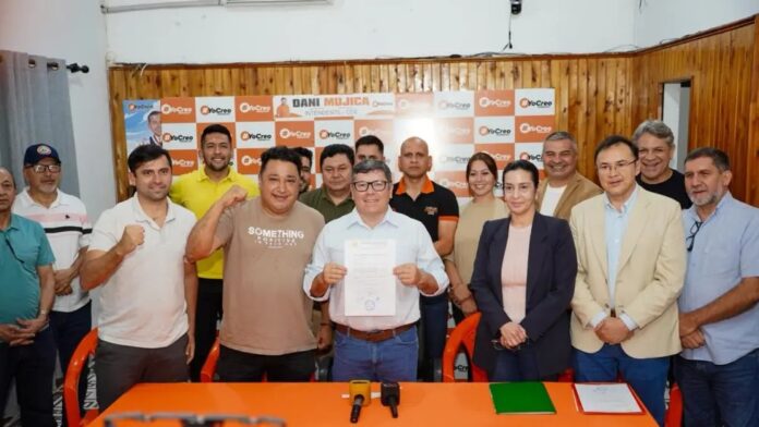 El Movimiento Conciencia Democrática Esteña proclamó este lunes la candidatura de Dani Mujica a la Intendencia de Ciudad del Este.Foto: Gentileza El Movimiento Conciencia Democrática Esteña proclamó este lunes la candidatura de Dani Mujica a la Intendencia de Ciudad del Este.Foto: Gentileza