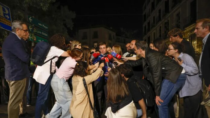 Horas antes del hallazgo de todos los fallecidos, el alcalde de Madrid, José Luis Martínez Almeida, afirmó que la búsqueda de los desaparecidos era difícil.Foto: Juanjo Martín/EFE. Horas antes del hallazgo de todos los fallecidos, el alcalde de Madrid, José Luis Martínez Almeida, afirmó que la búsqueda de los desaparecidos era difícil.Foto: Juanjo Martín/EFE.