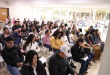 Entregan becas en Caazapá a más de 300 jóvenes con apoyo de Yacyretá Más de 300 jóvenes de Caazapá reciben becas con apoyo de Yacyretá - Foto: Gobernacion de Caazapá