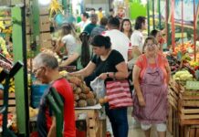 En octubre no hubo inflación, pero la carne y el pollo subieron sus precios, según BPC Se observaron incrementos de precios en carnes, productos frutihortícolas, quesos, huevos, café, té y cocido.FOTO: MATÍAS AMARILLA