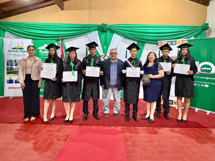 Acto de graduación de una nueva promoción de la Escuela Agrícola Autosostenible de Belén, donde jóvenes de distintas comunidades rurales culminaron su formación y presentaron proyectos productivos orientados al desarrollo local y la generación de ingresos sostenibles. Acto de graduación de una nueva promoción de la Escuela Agrícola Autosostenible de Belén, donde jóvenes de distintas comunidades rurales culminaron su formación y presentaron proyectos productivos orientados al desarrollo local y la generación de ingresos sostenibles.
