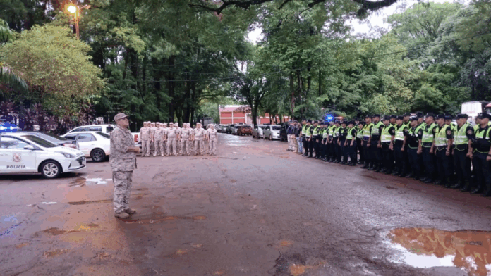Efectivos policiales en Alto Paraná.Foto: Wilson Ferreira.