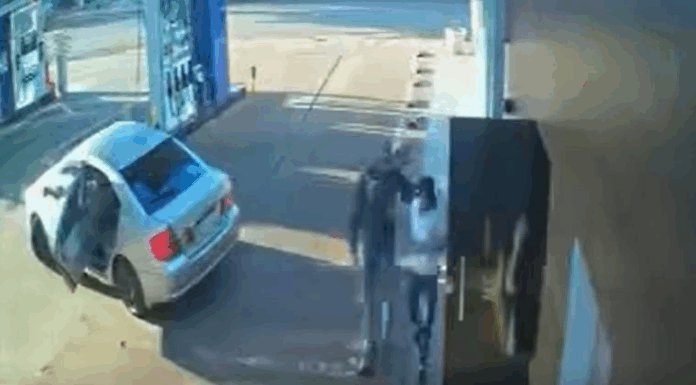 Los delincuentes amenazaron a las víctimas con armas de fuego. Imagen: captura de video.