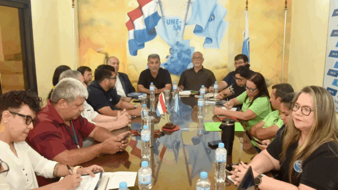 Rechazo. Sindicatos de docentes se pronunciaron ayer contra el proyecto de reforma. Rechazo. Sindicatos de docentes se pronunciaron ayer contra el proyecto de reforma.