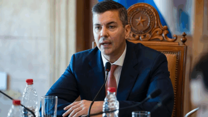 El Gobierno de Paraguay, encabezada por Santiago Peña, se pronunció a través de la Cancillería Santiago con relación al ataque de Estados Unidos contra Venezuela. Foto: Presidencia. El Gobierno de Paraguay, encabezada por Santiago Peña, se pronunció a través de la Cancillería Santiago con relación al ataque de Estados Unidos contra Venezuela. Foto: Presidencia.