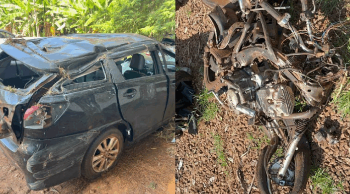En estas condiciones quedaron el automóvil y la motocicleta tras el choque. Foto: Gustavo Galeano / Nación Media.