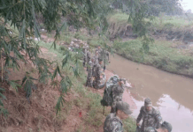 Niño arrastrado por raudal: cerca de 70 militares y dos canes se suman a la búsqueda de Tobías Hoy ya peinaron alrededor de 5.000 metros de arroyo Tayazuapé. Foto: Gentileza