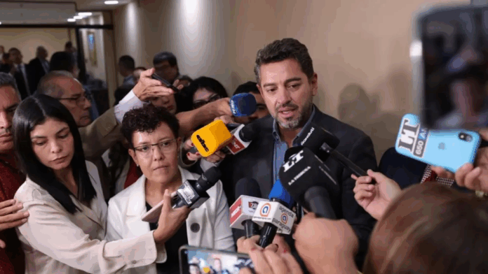 El vicepresidente de la República, Pedro Alliana, también actuó como mediador en las negociaciones.Foto: Gentileza